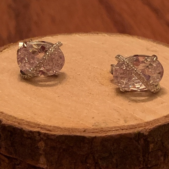 Charmed Aroma Earrings - Picture 2 of 3